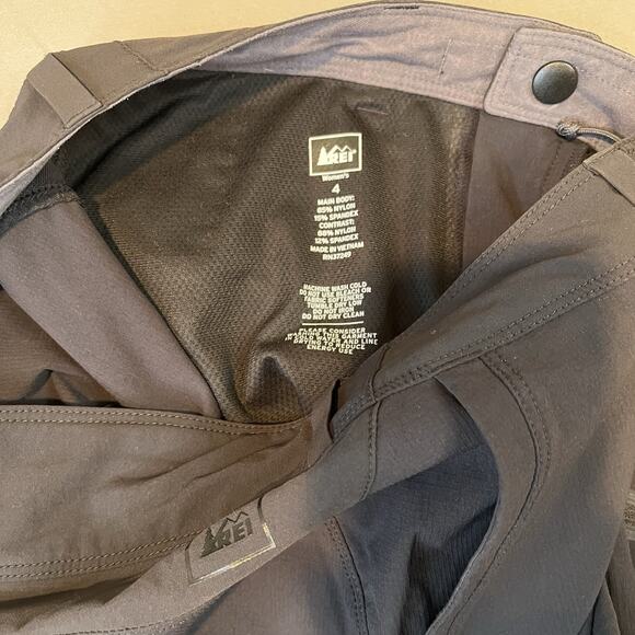 REI Shorts Women’s 4 Stretch Lightweight Hiking Athletic Outdoor 8.5" Ins. Black - Picture 7 of 8